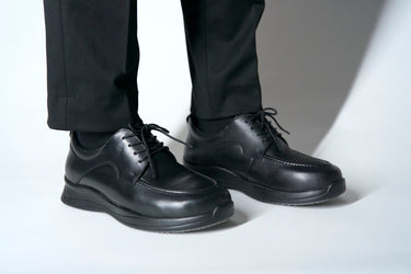 Robbins & Brooks Hammond Black right-facing hero image
