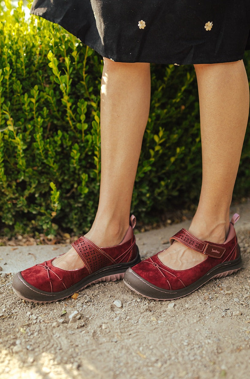 Professional Knowledge and Discounted Prices