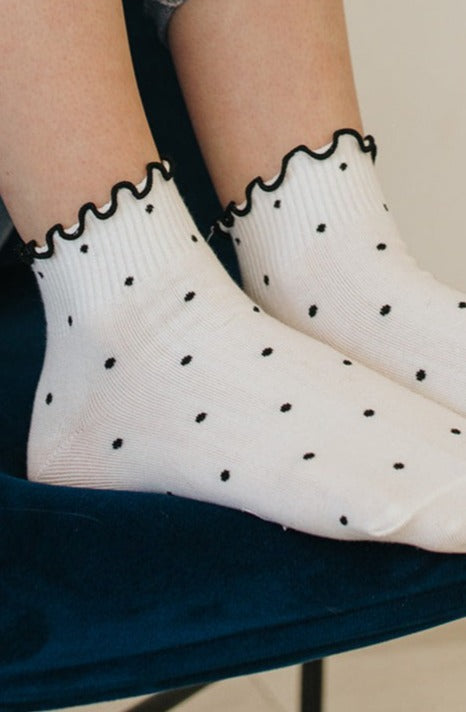 Polka Dot Ruffle Ankle Sock