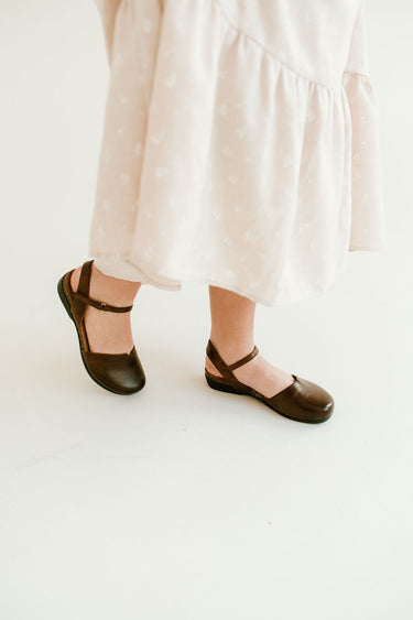 Dansko Rowan Tan Waxy