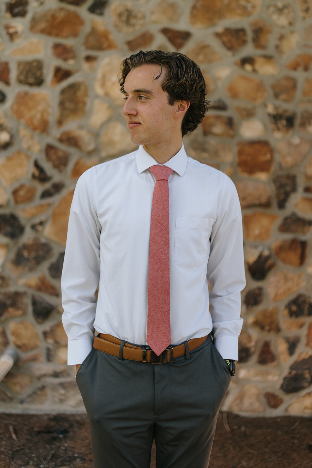 white dress shirt and red tie White shirt red tie hi-res stock photography and images