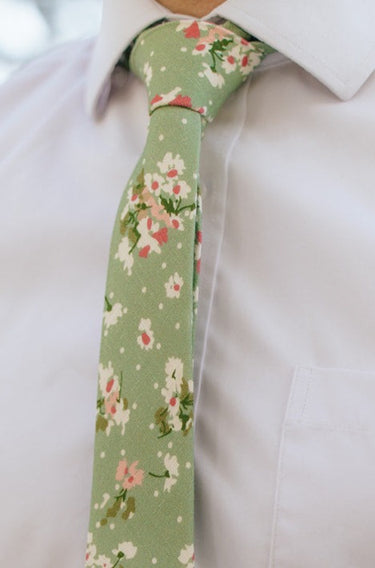 R&B Sage Tie w/ White & Pink Flower