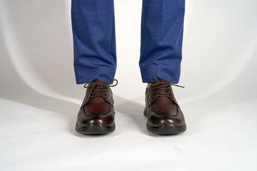 Robbins & Brooks Hammond Chocolate Brown both shoes straight on