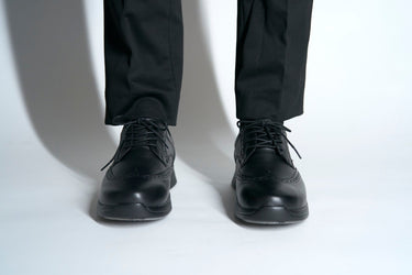 Harrison Black both shoes straight on
