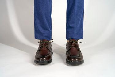 Robbins & Brooks Harrison Chocolate Brown single shoe straight on