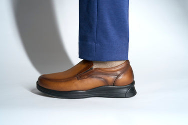 Robbins & Brooks Hinckley Tan shoe side view